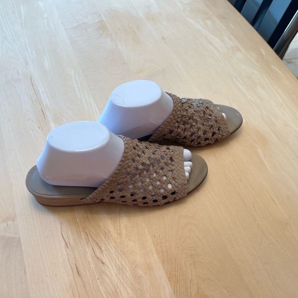 Eileen Fisher Women’s Woven Tan Slide Sandals - Picture 4 of 10